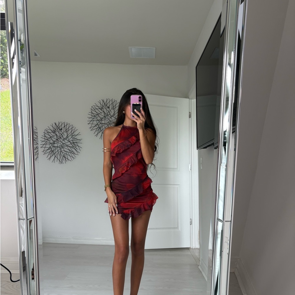Elegant Red Ruffled Dress - Picture 4 of 5